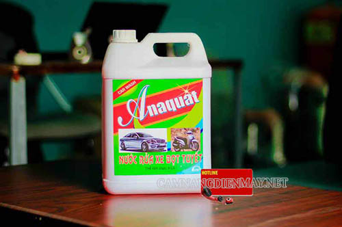 Nước rửa xe Anaquat giá thành rẻ, chất lượng tốt