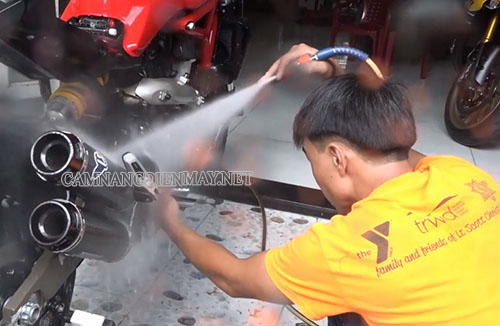 Rửa xe 2 triệu một chiếc - chuyện thật giữa lòng Sài Gòn