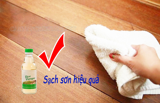 Giấm ăn là cách làm sạch sơn trên sàn nhà gỗ hiệu quả