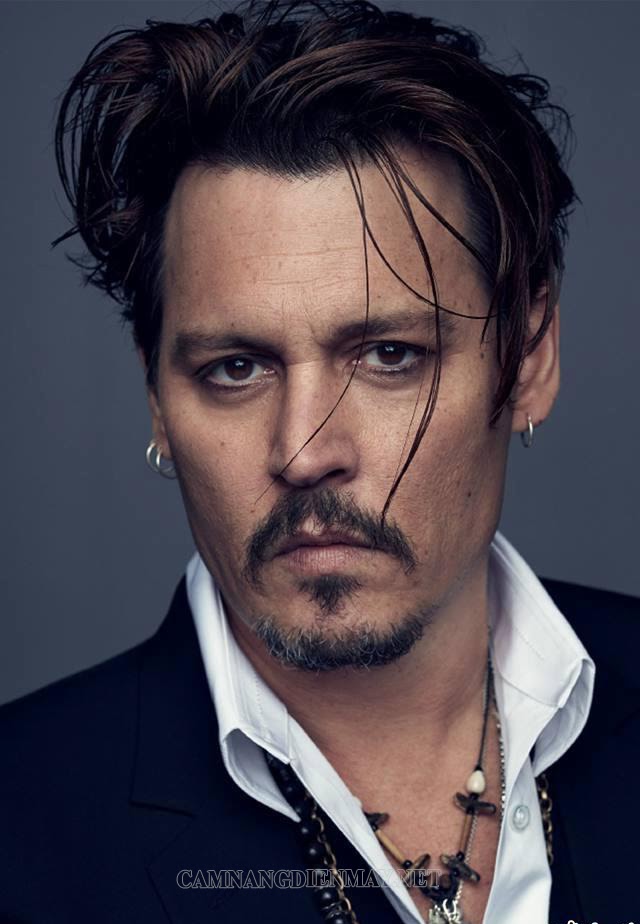Nam diễn viên Johnny Depp khiến nhiều người mê bởi vẻ ngoài lạnh lùng