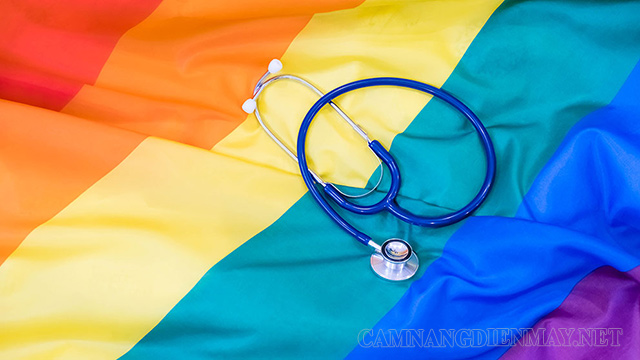 Cách để bảo vệ sức khỏe cho người trong cộng đồng LGBT là gì?