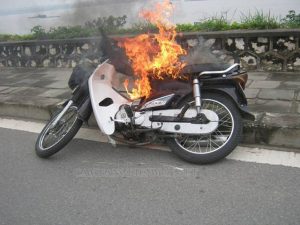 Nguyên nhân dẫn đến cầu chì xe máy bị cháy
